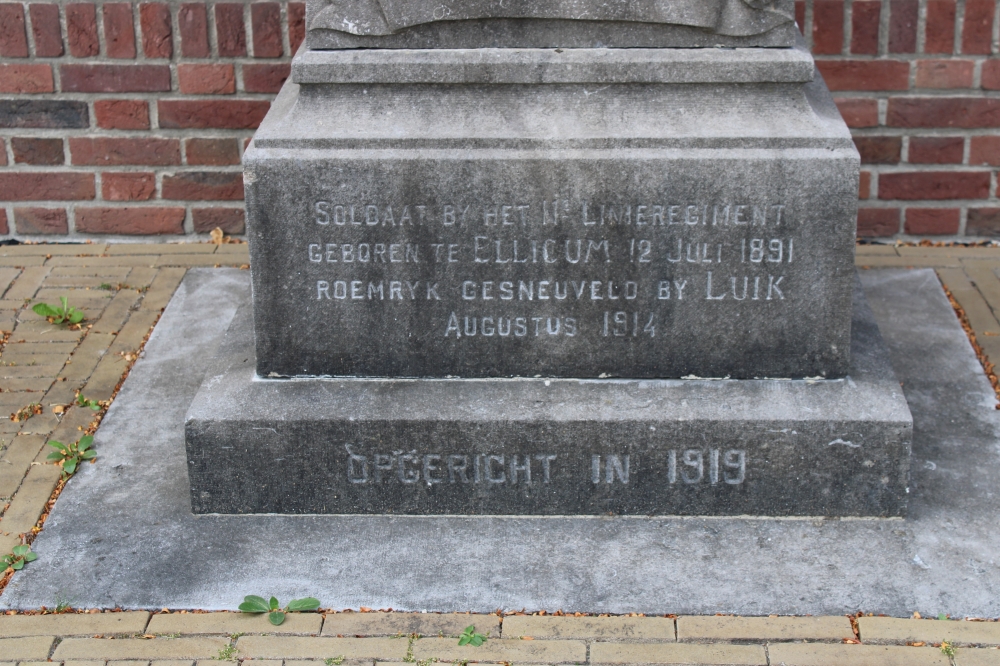 War Memorial Ellikom #4