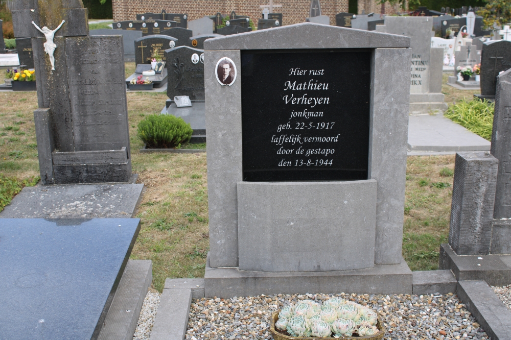 Belgian War Graves Gruitrode #2