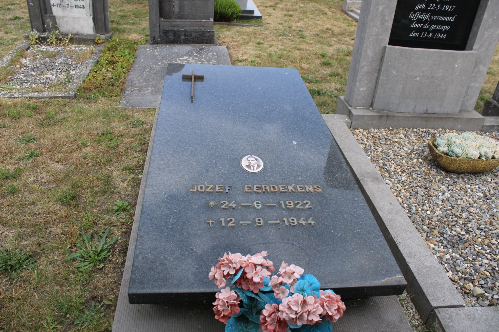Belgian War Graves Gruitrode #4