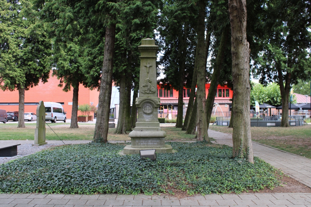 Oorlogsmonument Meeuwen #2