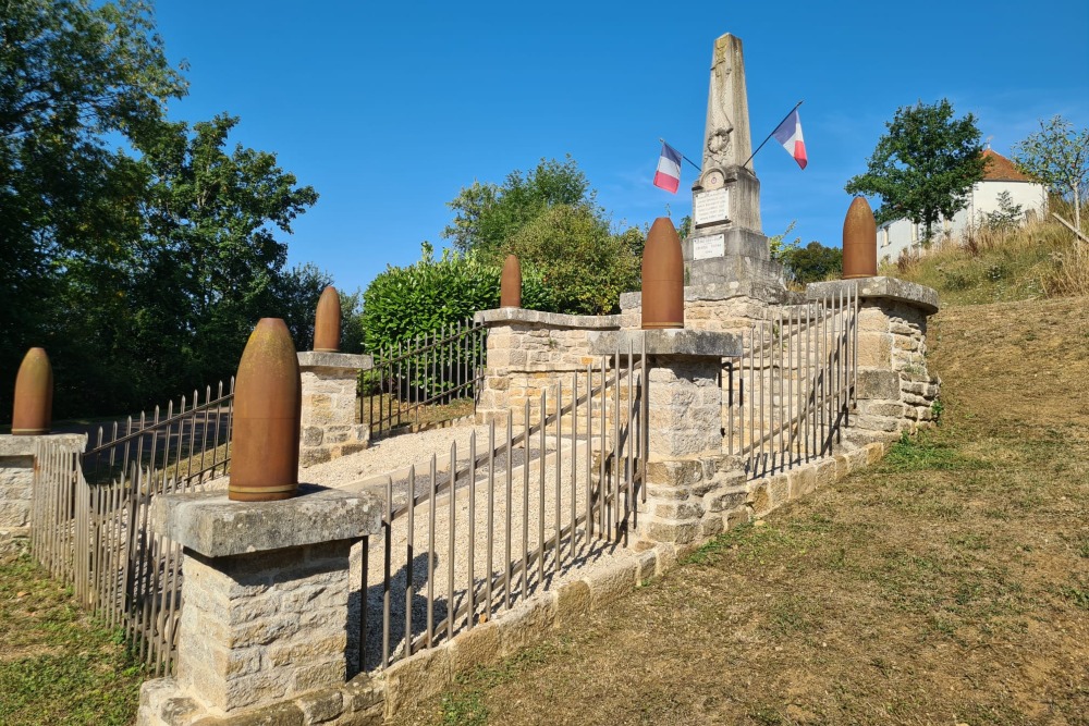 Oorlogsmonument Saint-Broingt-les-Fosses #2