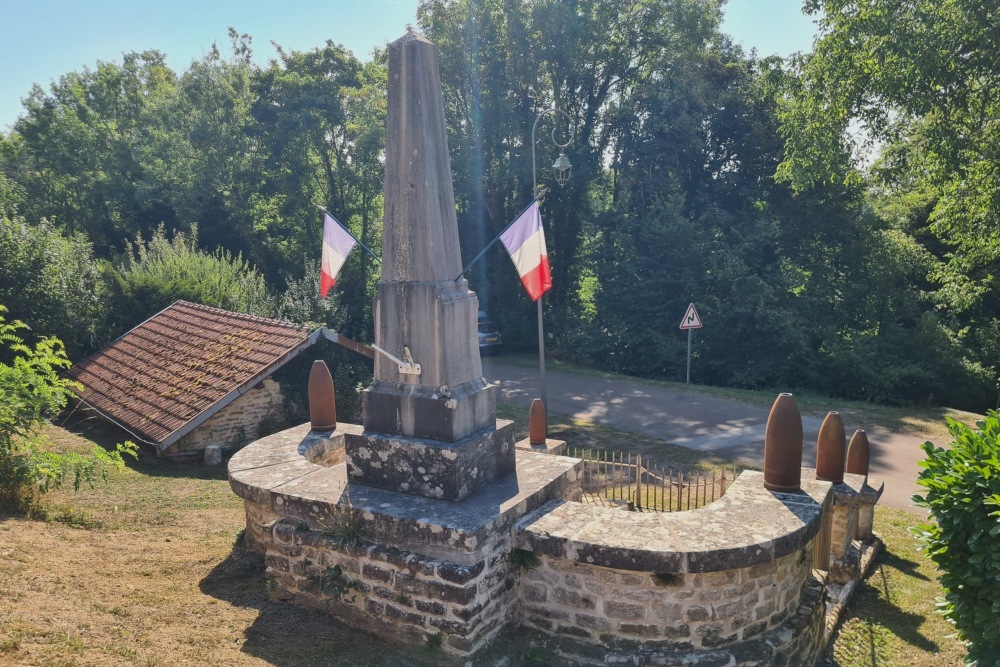 Oorlogsmonument Saint-Broingt-les-Fosses #7
