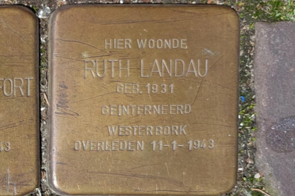 Stolpersteine Hoogstraat 151c #4