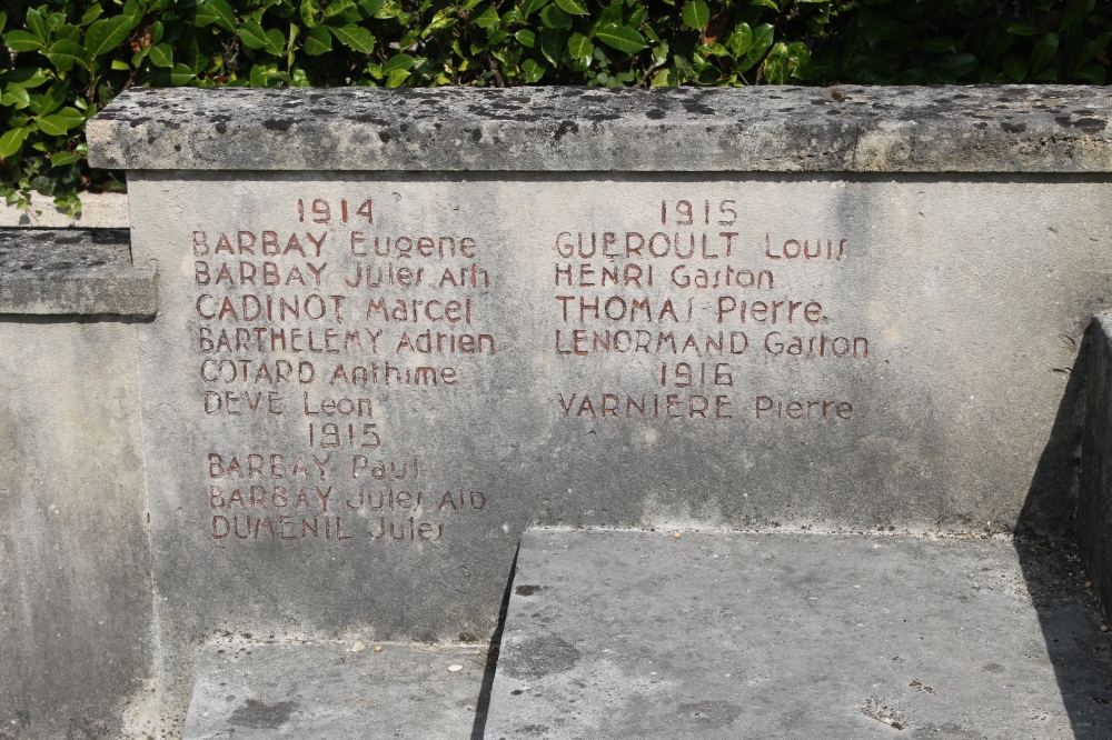 Oorlogsmonument Therouldeville #4
