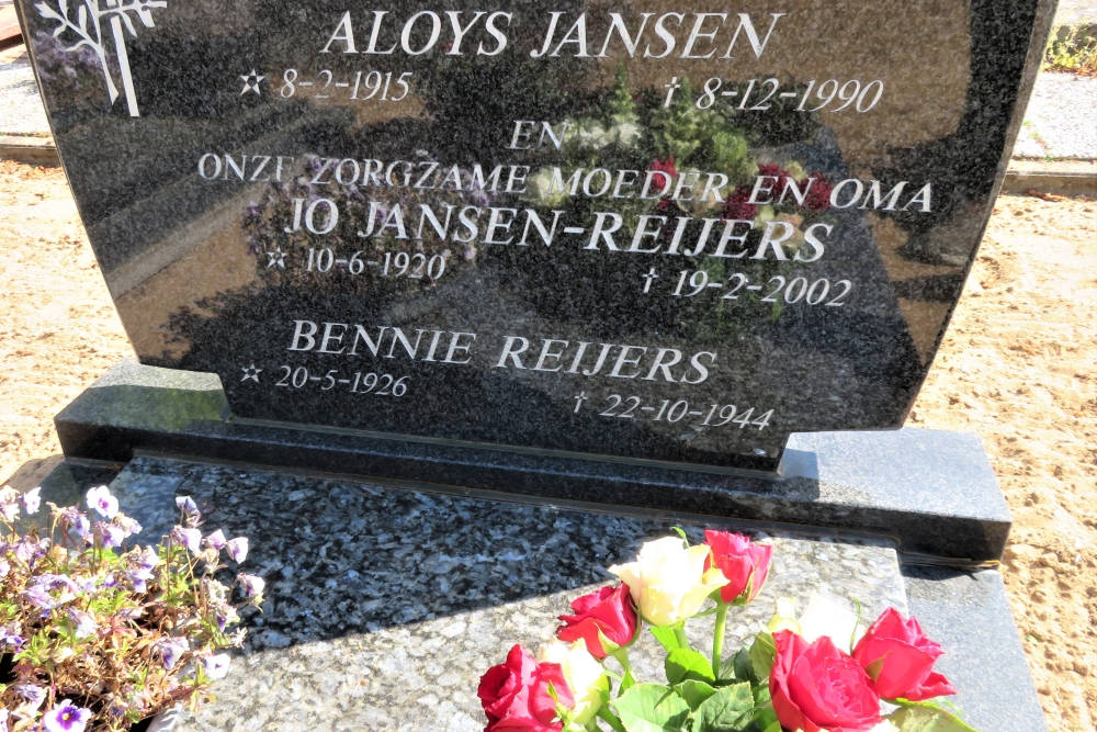 Nederlandse Oorlogsgraven RK Begraafplaats Gendringen #3