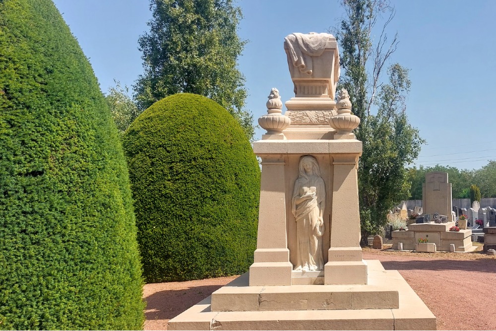Oorlogsmonument Begraafplaats Le Coteau #4