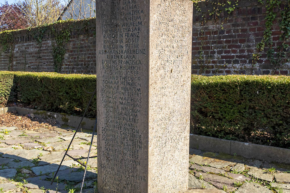Oorlogsmonument Elsdorf #7