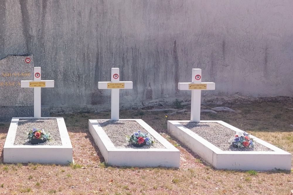 Oorlogsgraven Le Coteau #4
