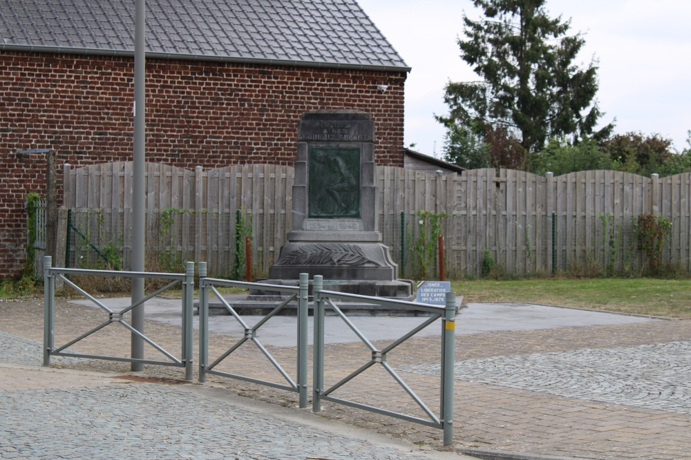 War Memorial Les Isnes #1