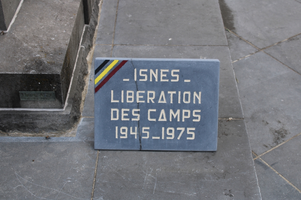 War Memorial Les Isnes #3