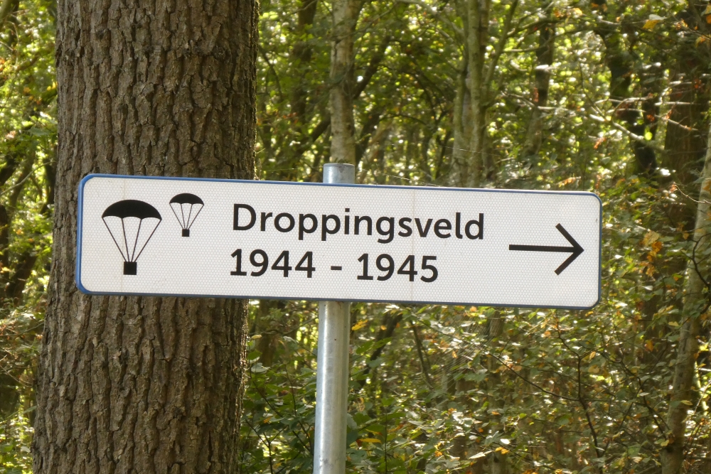 Droppingsveld 1944-1945 & Monument Dropping Haulster Bosken #8