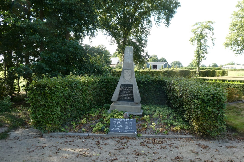 Gedenkzuil Richard Jung Algemene Begraafplaats Sintjohannesga