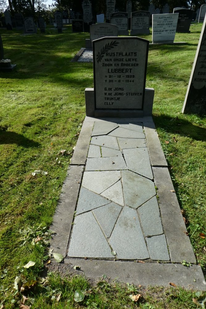 Nederlandse Oorlogsgraven Algemene Begraafplaats Sintjohannesga #4