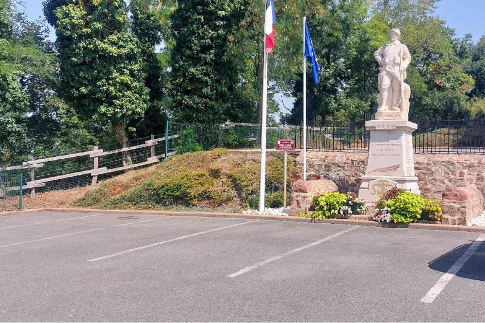 War Memorial Perreux #7