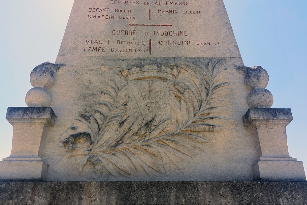 War Memorial Saint-Florentin #4