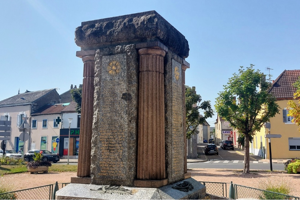Oorlogsmonument Varennes-sur-Allier #3