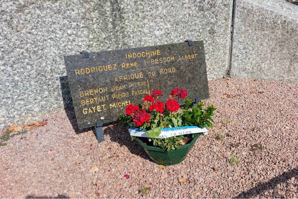 Oorlogsmonument Varennes-sur-Allier #5