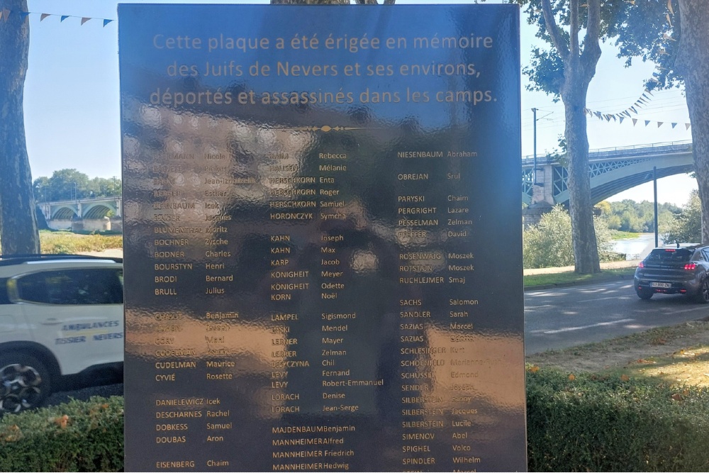 Monument voor de Gedeporteerden van de Regio van la Nievre #7