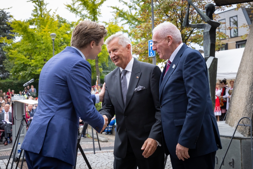 Memorial recognition of the First Polish Independent Parachute Brigade by the British government #3