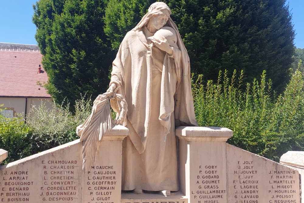 War Memorial Prémery #4