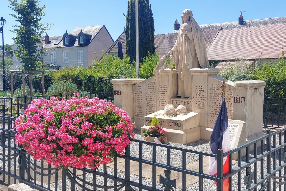 War Memorial Prémery #5
