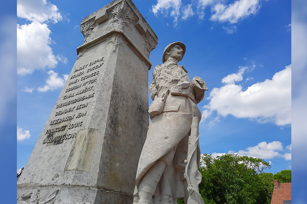 Oorlogsmonument Feuguerolles-Bully #4