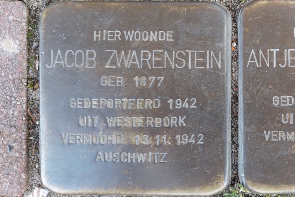 Stumbling Stones Voorstraat 28 #4