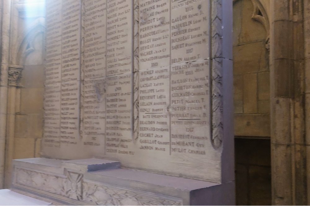 War Memorial Nevers #3