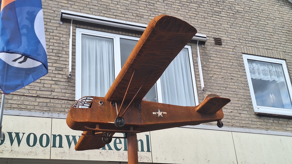 Gedenkteken Dakota en Glider #3