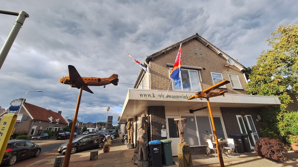 Gedenkteken Dakota en Glider #1