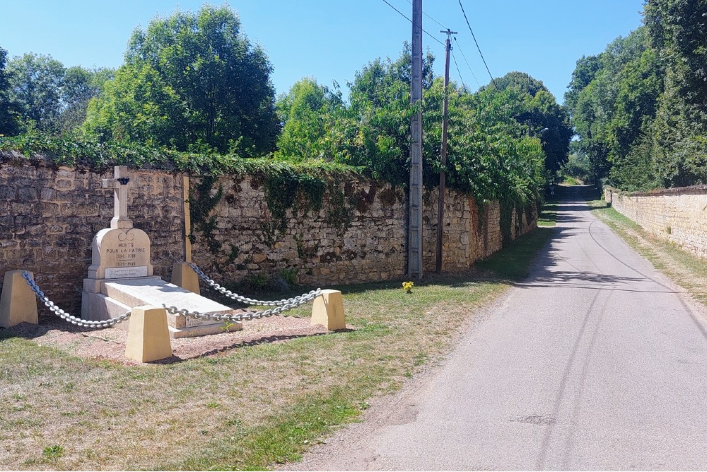 War Memorial  Poiseux #6