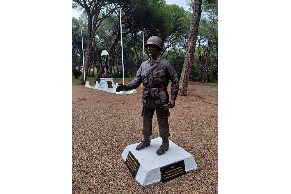 Statue General Robert Tyron Frederick #2