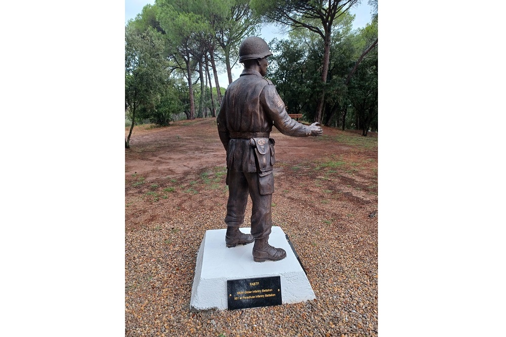 Statue General Robert Tyron Frederick #3