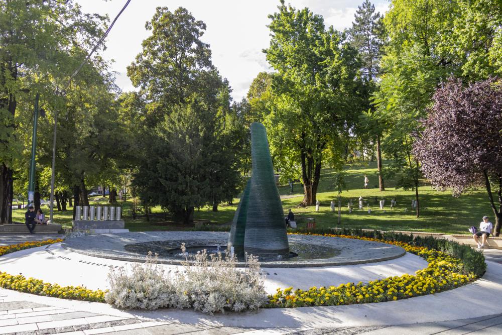 Monument Omgekomen Kinderen Sarajevo #5
