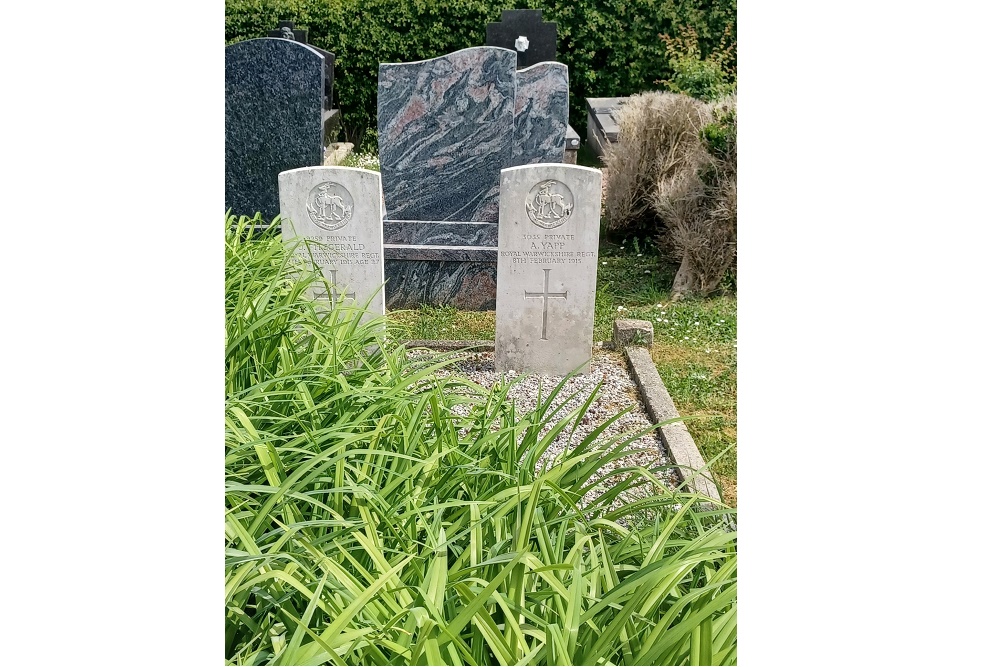 Commonwealth War Graves La Crêche #3