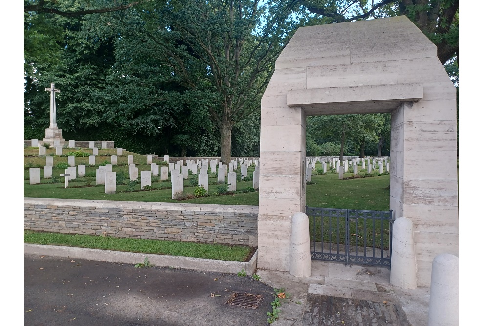 Commonwealth War Cemetery Gorre #2