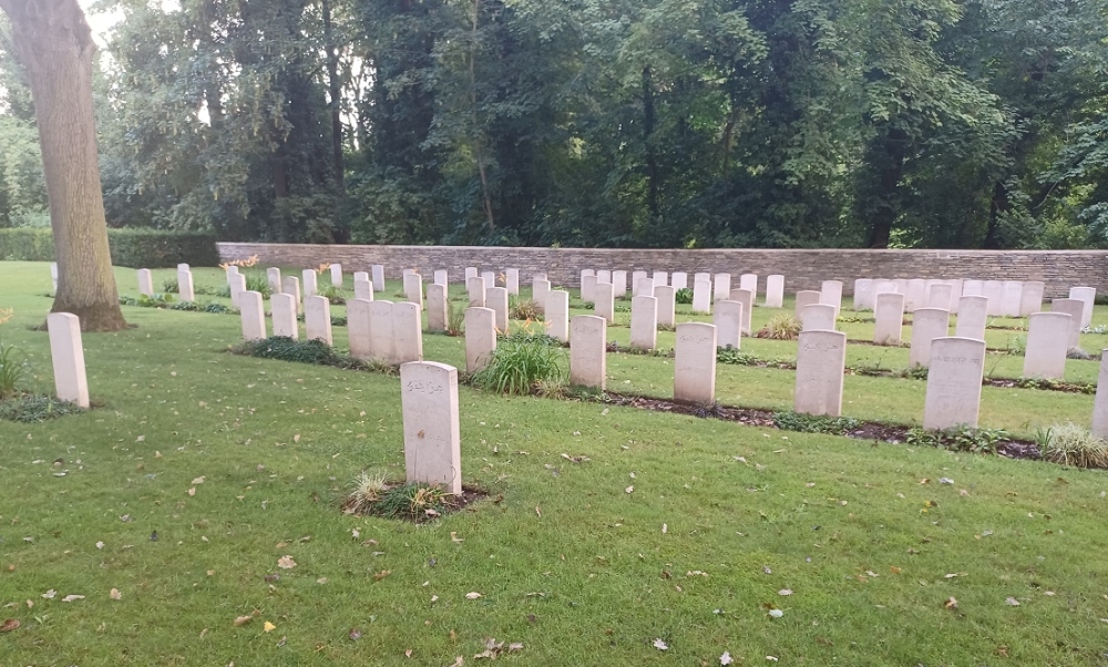 Commonwealth War Cemetery Gorre #3