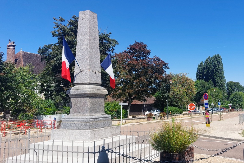 Oorlogsmonument Pontigny #4