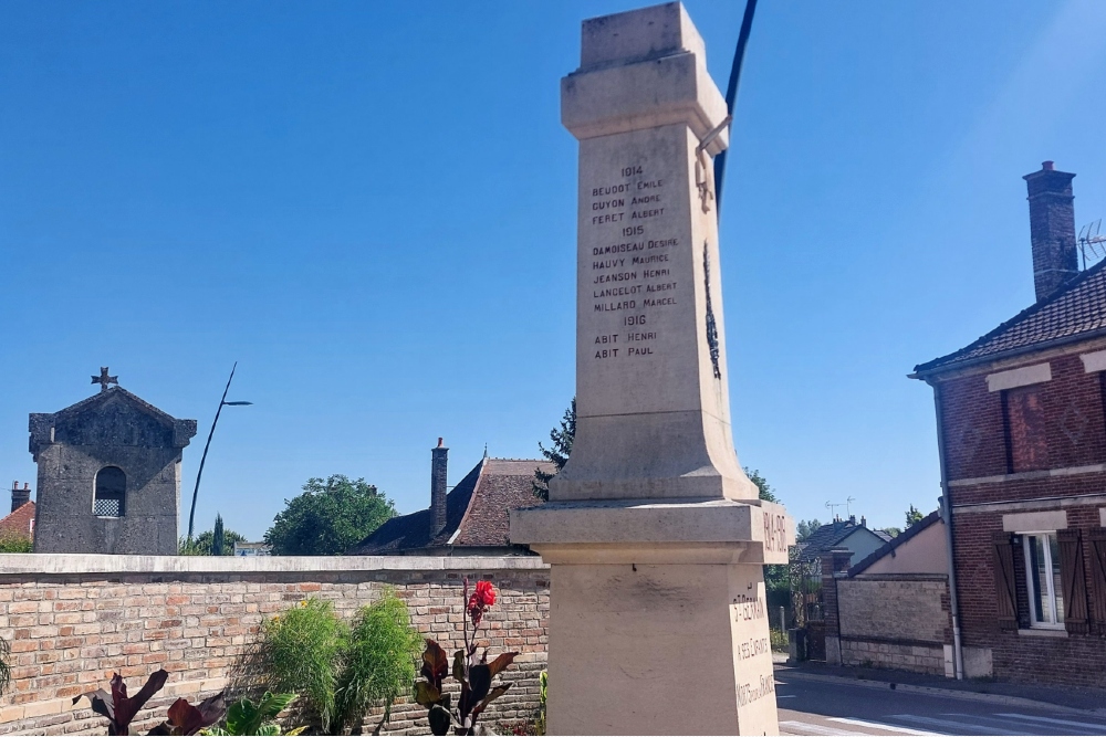 Oorlogsmonument Saint Germain #5
