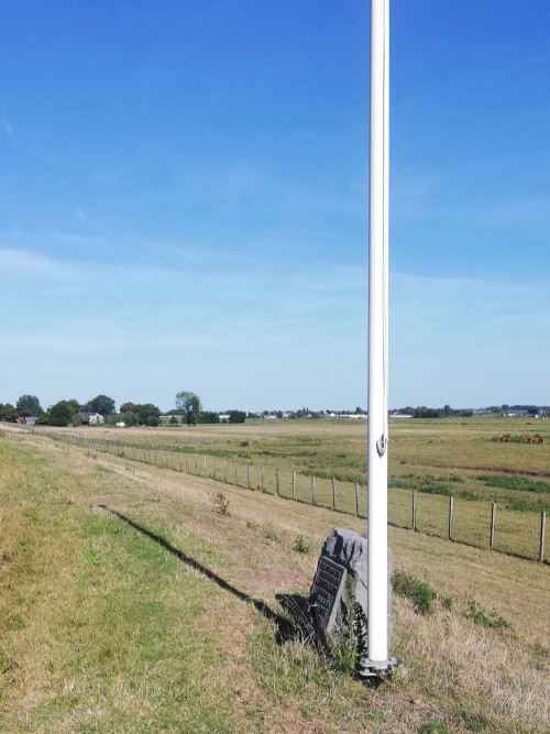 Monument Omgekomen Soldaten aan de Zweth #2
