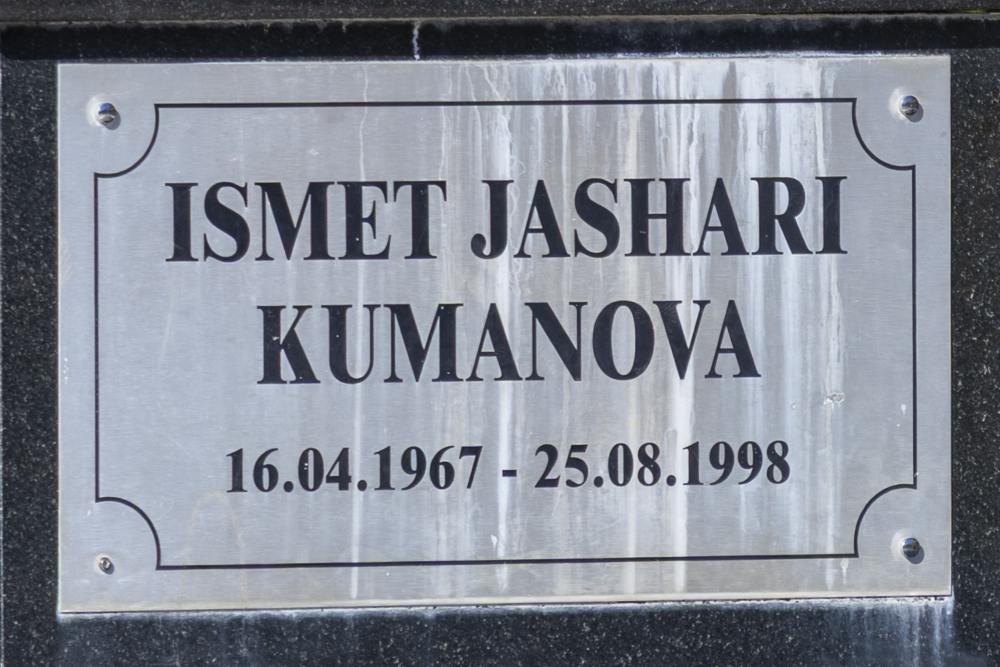 Standbeeld Ismet Jashari Kumanova #3