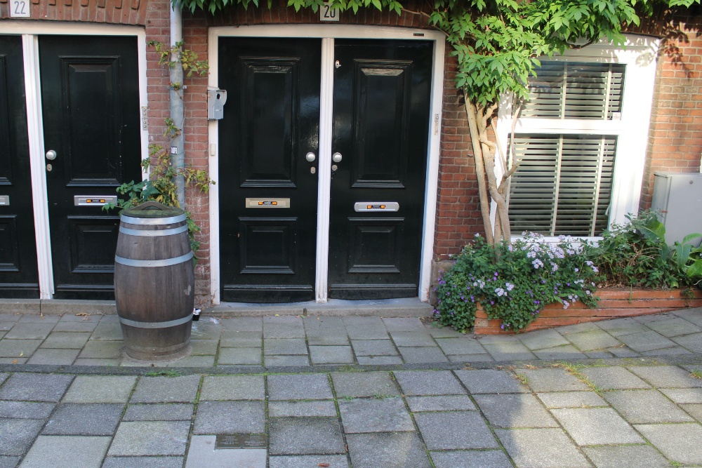 Stumbling Stone Overamstelstraat 20 #4