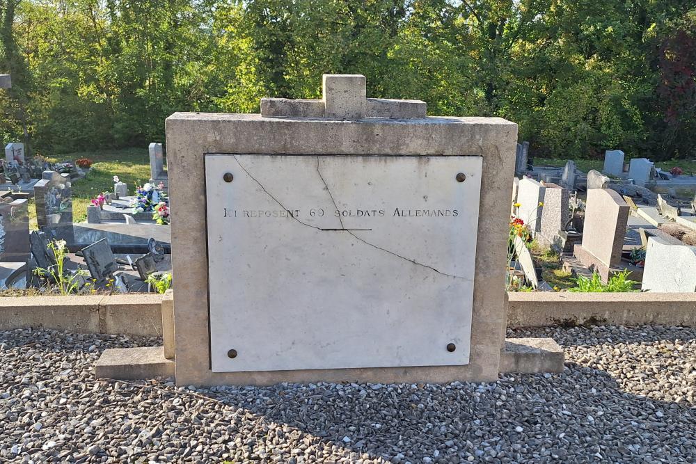 Duits en Franse Oorlogsgraven Montmédy #3