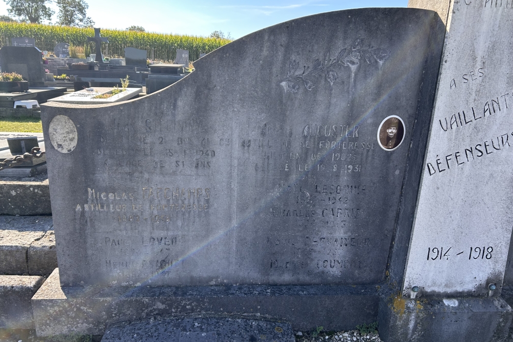 Oorlogsmonument begraafplaats Chaineux #3