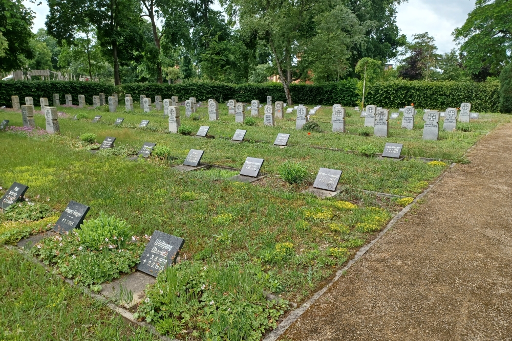 Duitse Oorlogsgraven Burg bei Magdeburg #2