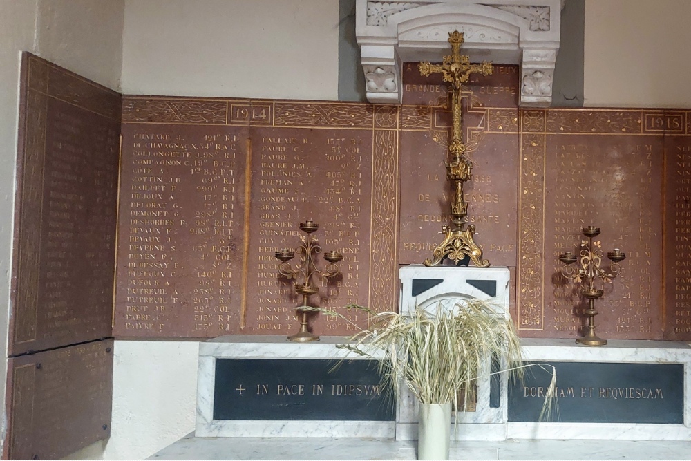 Oorlogsmonument in Kerk Varennes-sur-Allier #2