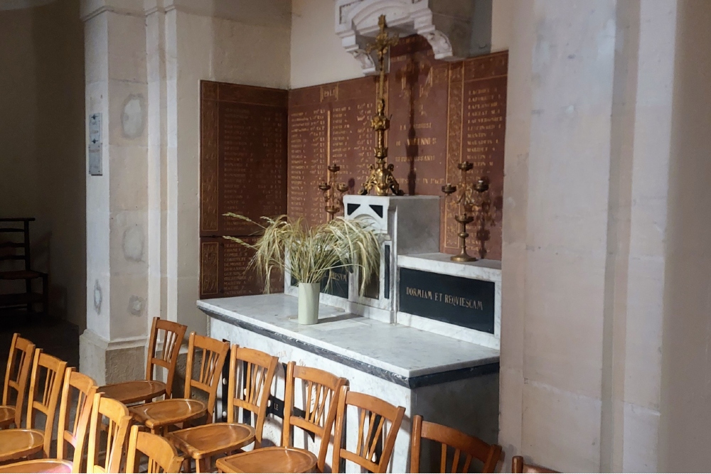 Oorlogsmonument in Kerk Varennes-sur-Allier #5