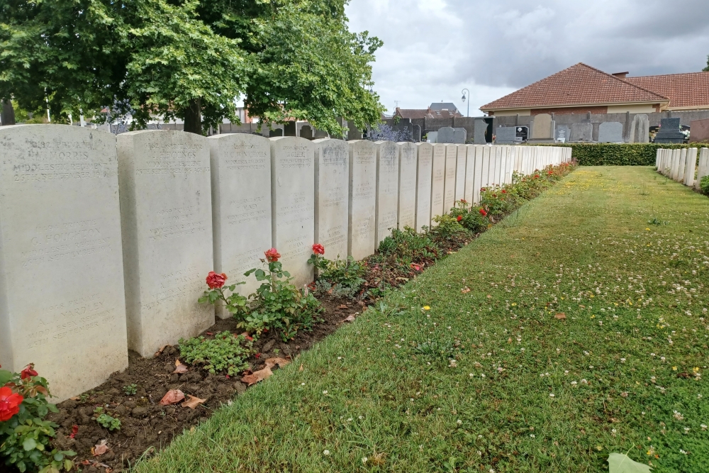 Commonwealth War Graves Cambrin Extension #2