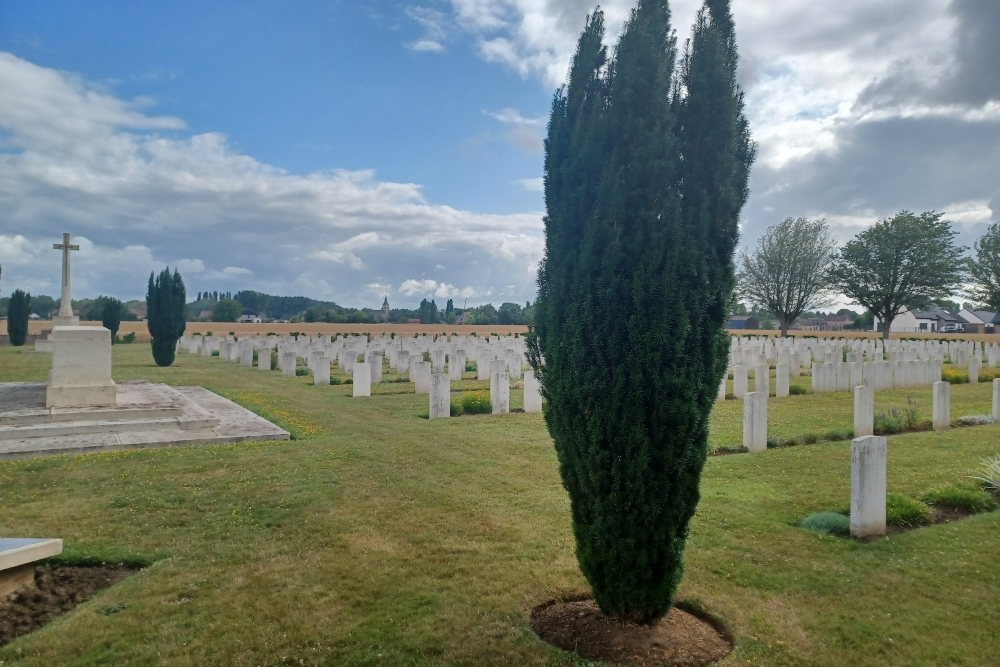 Commonwealth War Cemetery Cambrin #2