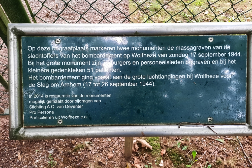 Gedenkteken en Massagraf Omgekomen Bewoners Psychiatrische Inrichting #7